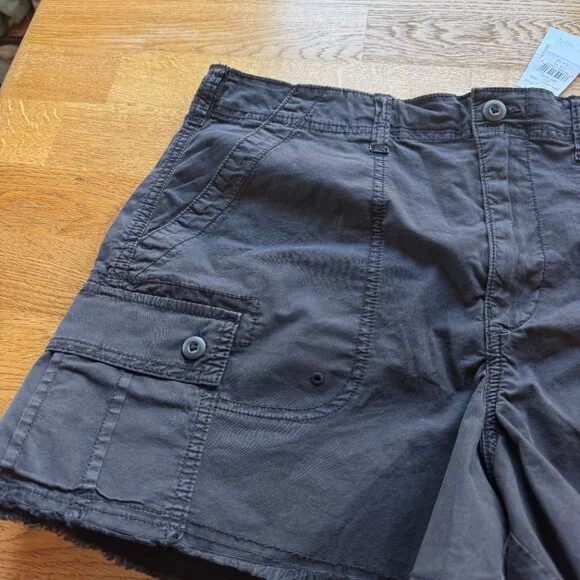 American Eagle 90s Boyfriend Cargo Shorts Black Size 14 NWT - Picture 3 of 10